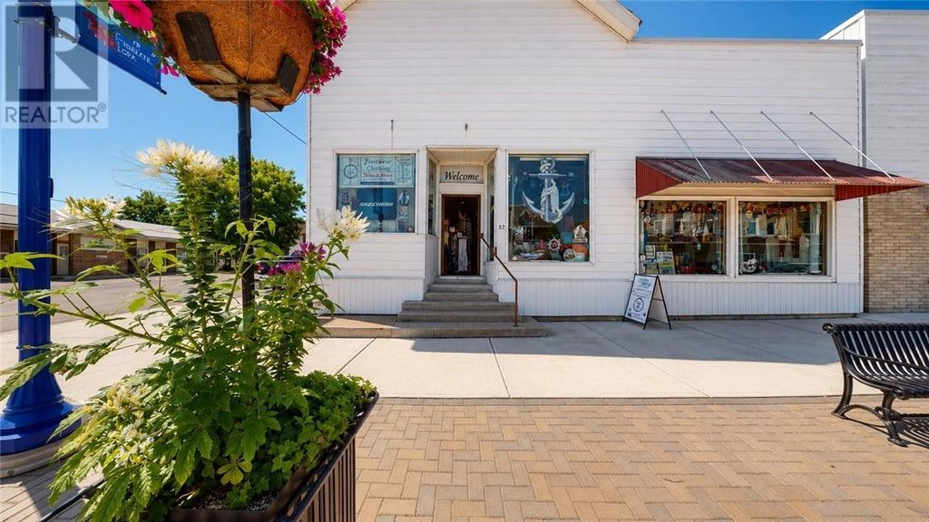 37 Meredith Street, Gore Bay