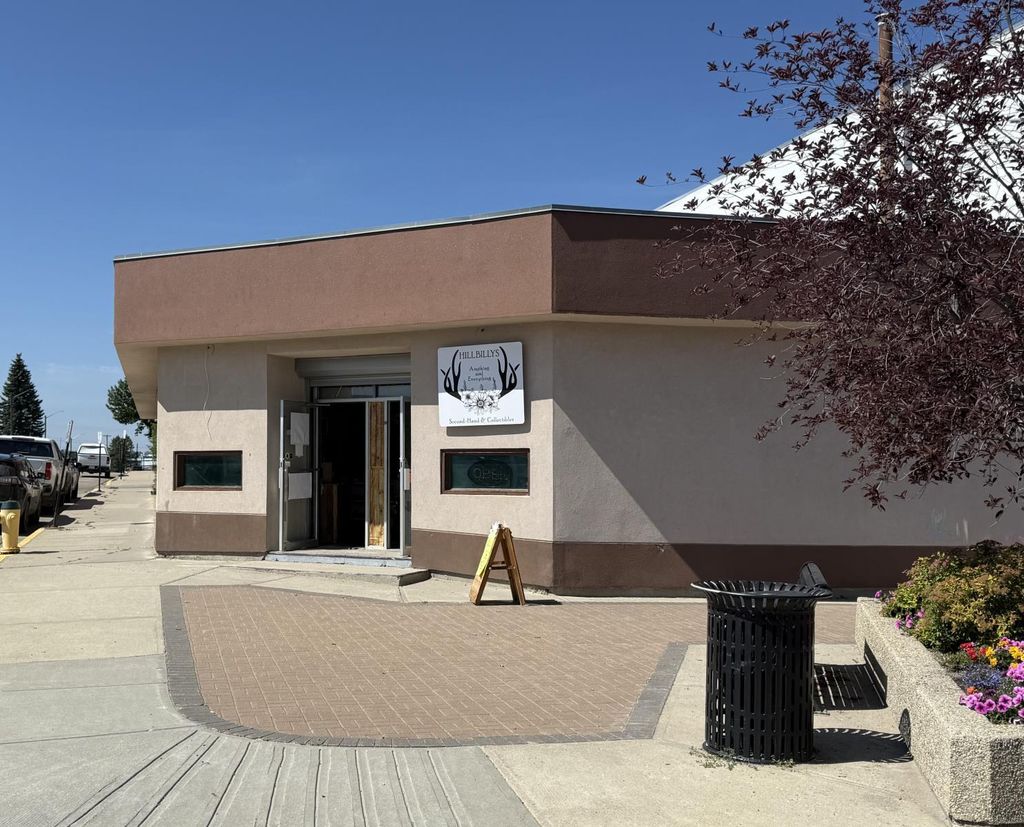 East, 5104 51 St (east Suite), Drayton Valley