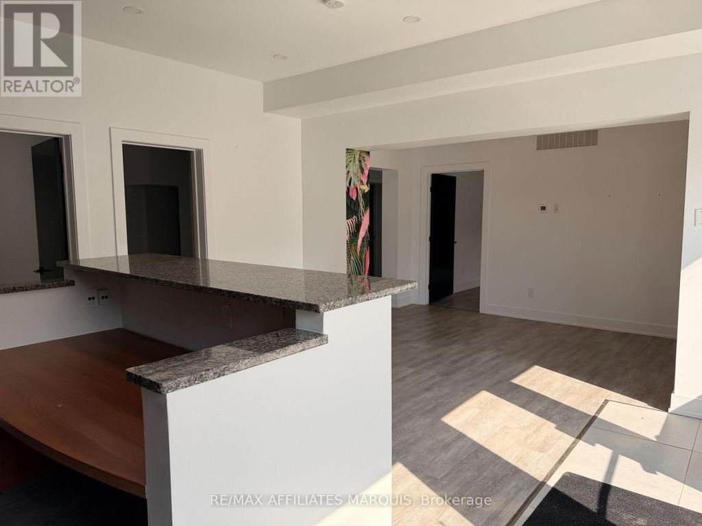 32 - 34 Market Street N, Smiths Falls