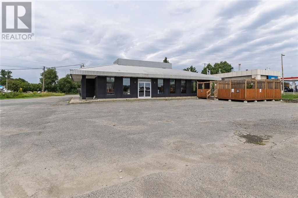 1642 Main, Val Caron