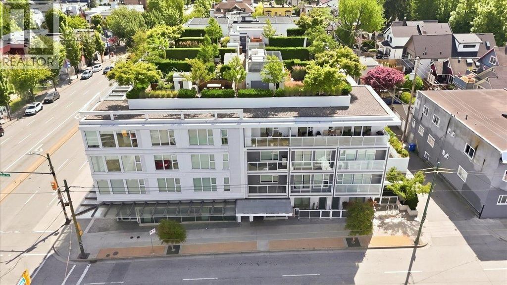 706 E Broadway, Vancouver