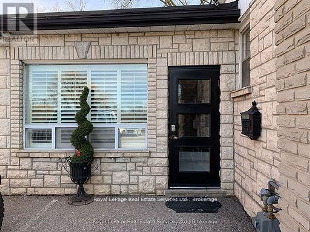 Lower Unit - 197 Broadway Street, Mississauga (streetsville)