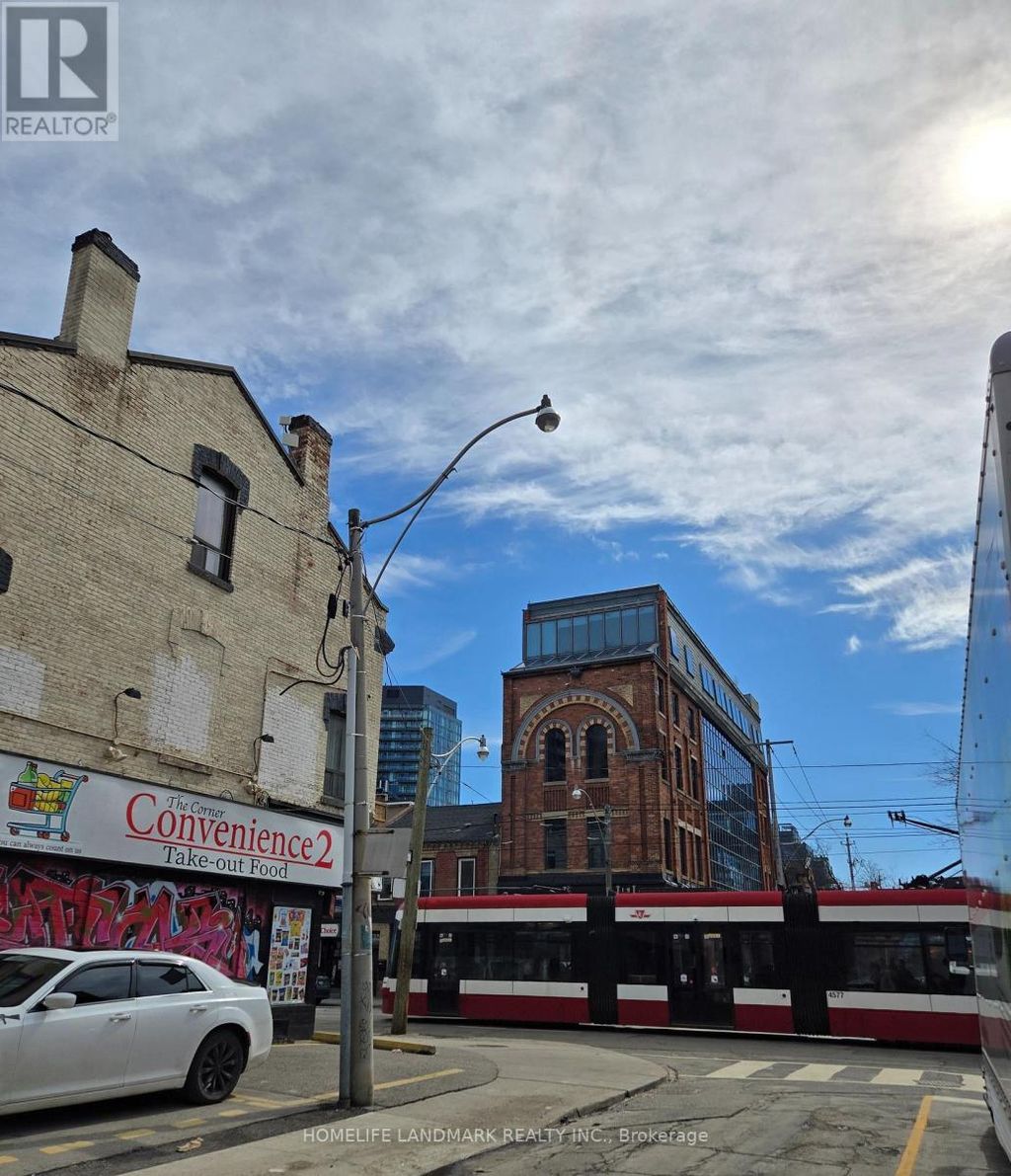310 Queen Street E, Toronto (moss Park)