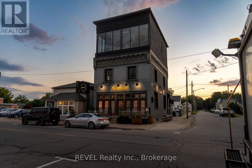 1 - 111 Niagara Boulevard, Fort Erie (central)