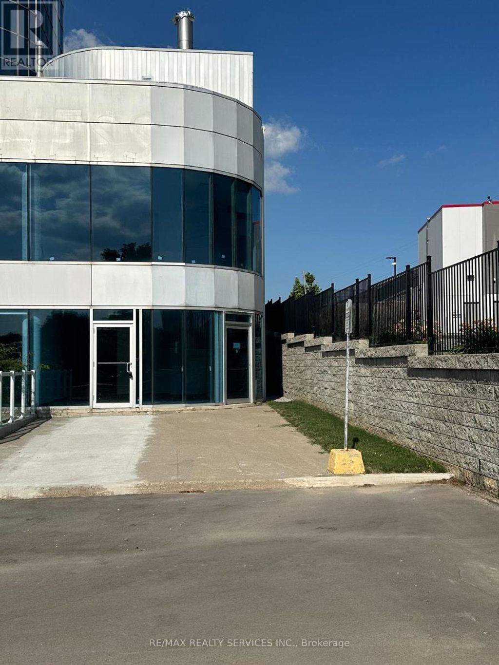 104 - 105 Gordon Baker Road, Toronto (hillcrest Village)