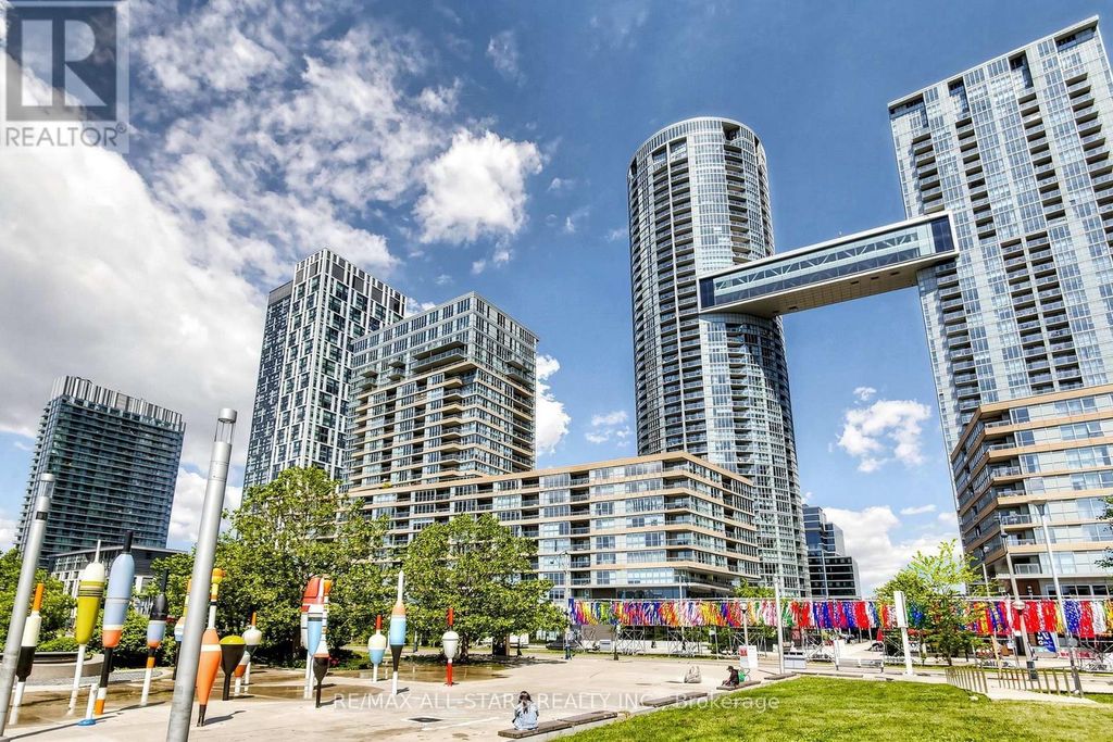110 Fort York Boulevard, Toronto (waterfront Communities)
