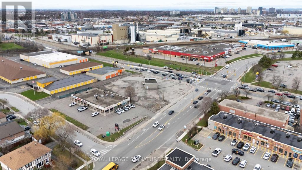 73 Kennedy Road S, Brampton (brampton West)