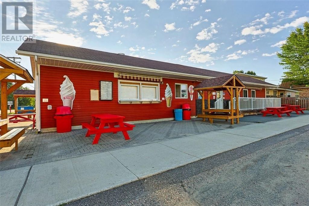 276 Nipissing Street, Sturgeon Falls