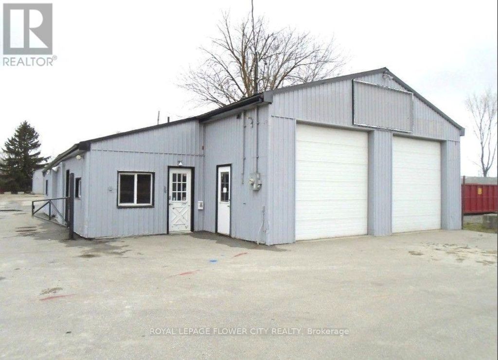 676 Lorne Avenue E, Stratford