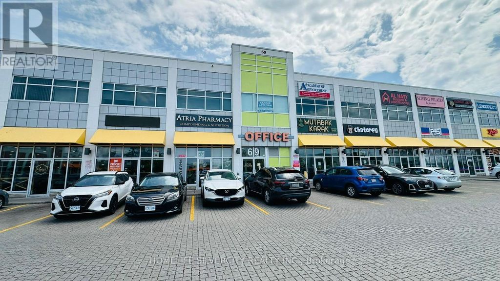 203 - 69 Lebovic Avenue, Toronto (clairlea-Birchmount)