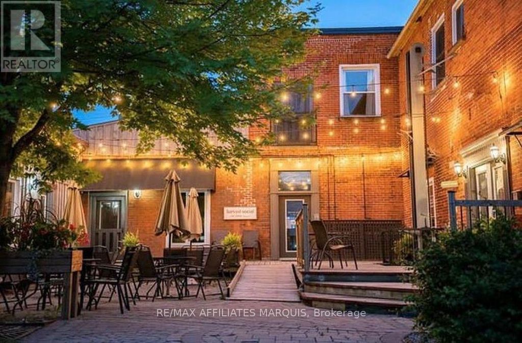 7 Russell Street W, Smiths Falls