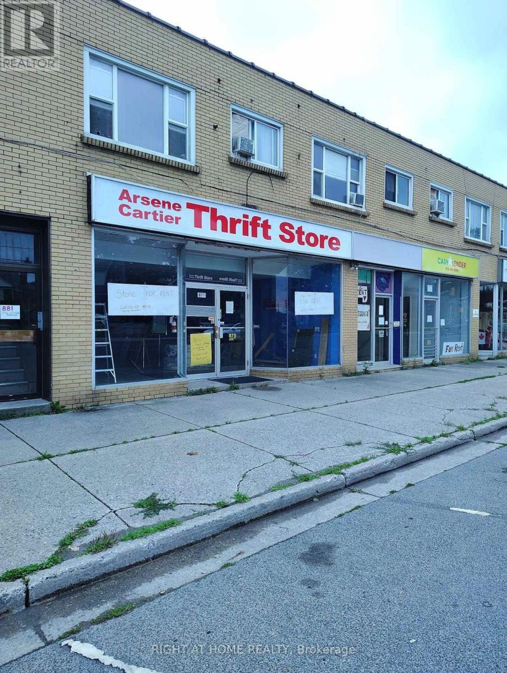 B - 875 Hamilton Road, London East (east M)