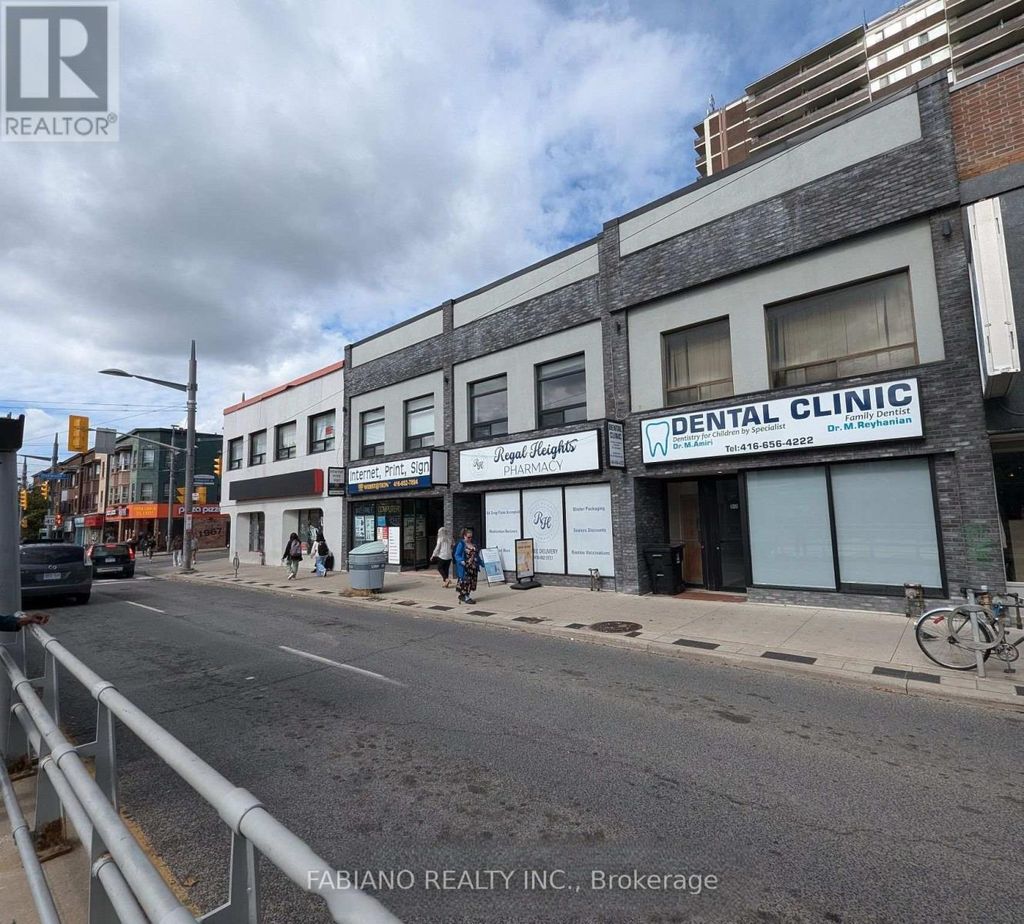 944 St Clair Avenue W, Toronto (oakwood Village)