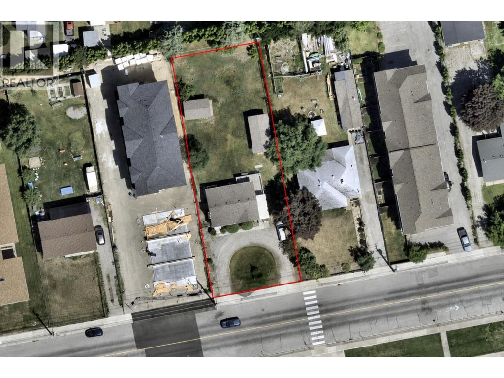 137 Green Avenue W, Penticton