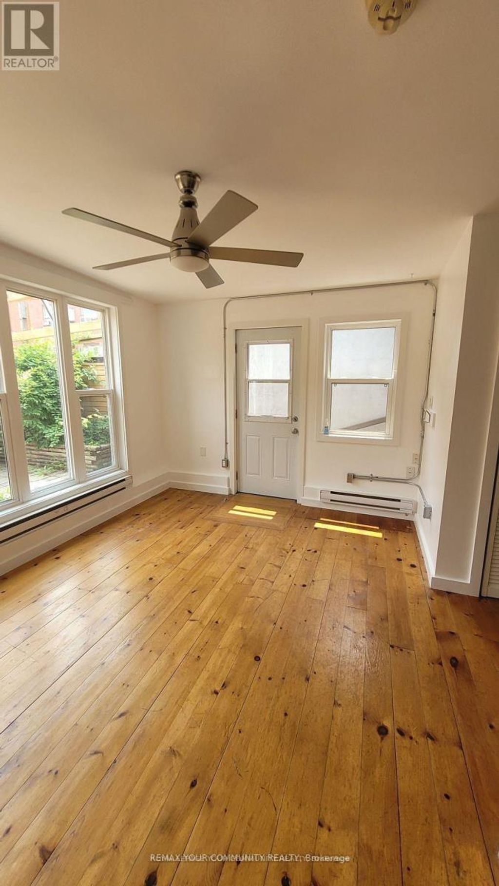 Studio Unit - 864 Millwood Road, Toronto (leaside)