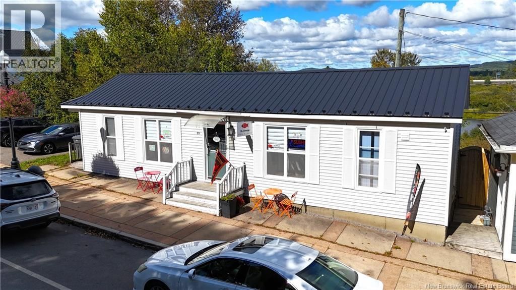 33 Main Street, St George