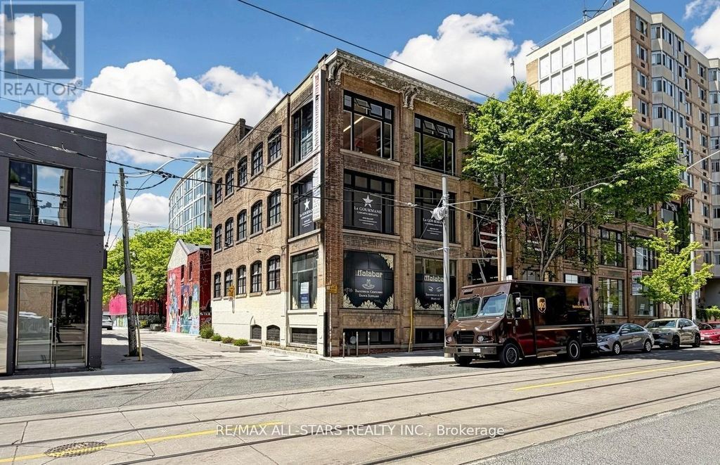 14 Mccaul Street, Toronto (kensington-Chinatown)