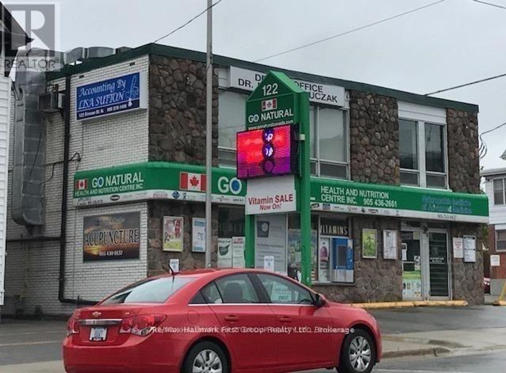 122 Simcoe Street, Oshawa (o'neill)