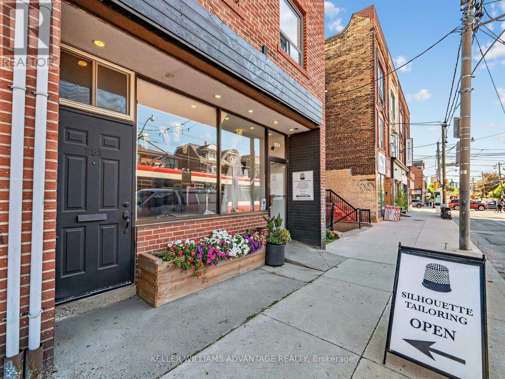 253 Broadview Avenue, Toronto (south Riverdale)