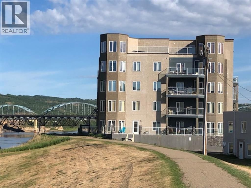 #201, 9810 94 Street, Peace River