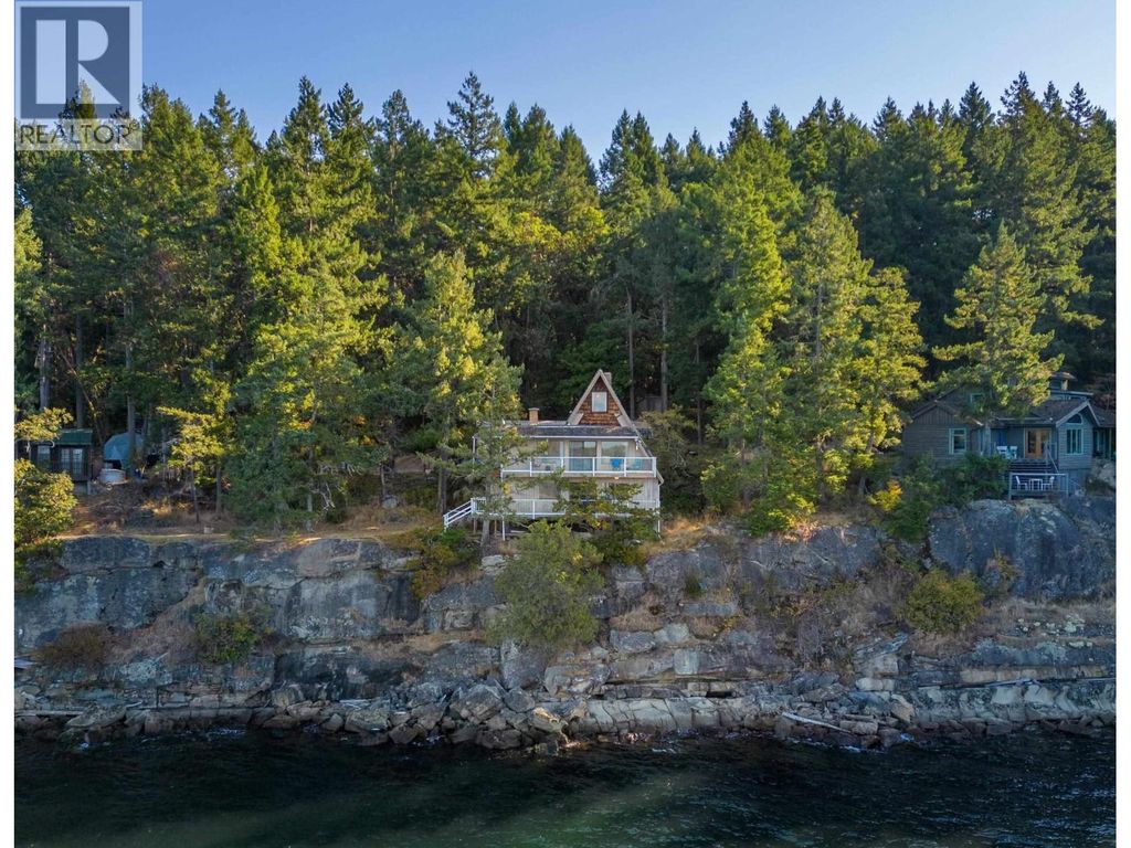 315 Deacon Lane, Galiano Island