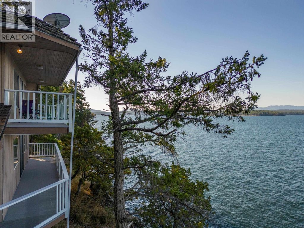 315 Deacon Lane, Galiano Island