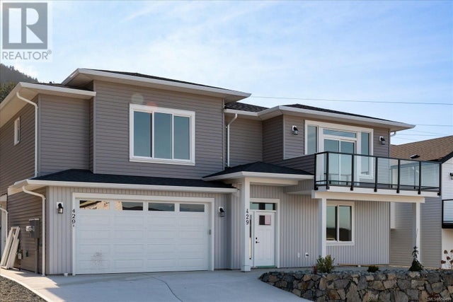 429 Colonia Dr S, Ladysmith