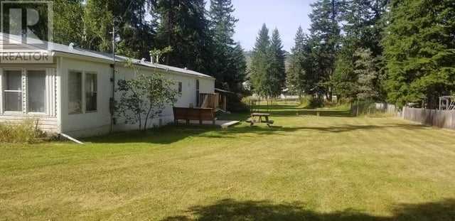 4381 Mountain Road, Barriere