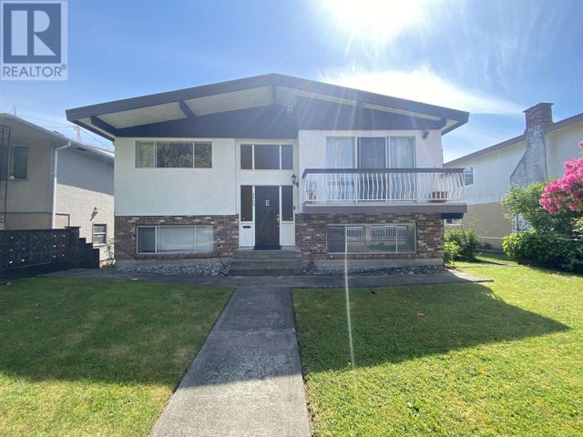 2704 Ward Street, Vancouver