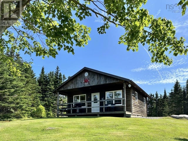 34 Eagle Valley Road, Upper Fox Island