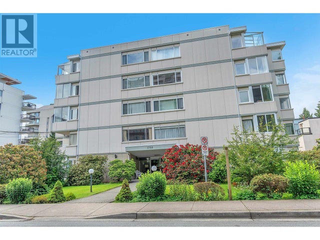 306 1750 Esquimalt Avenue, West Vancouver