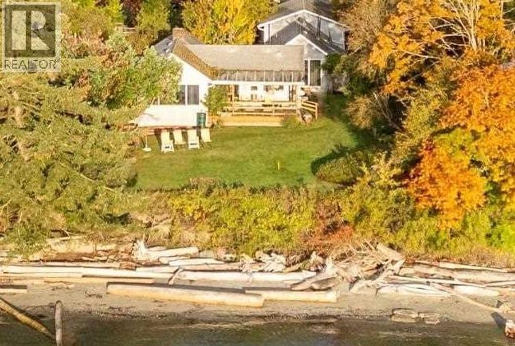 105 Madrona Road, Galiano Island