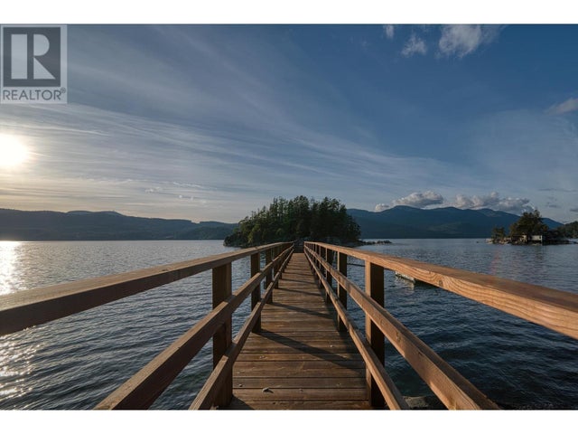 7629 Sechelt Inlet Road, Sechelt