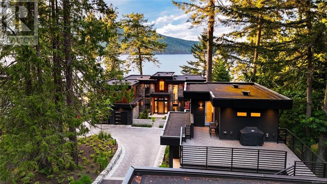 848 Lands End Rd, North Saanich