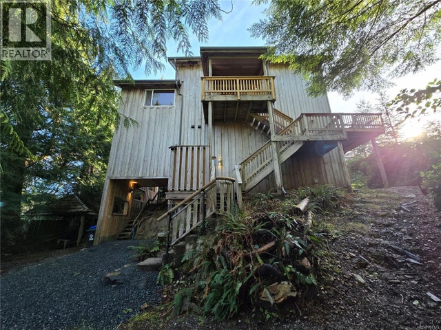 316 Leighton Way, Tofino