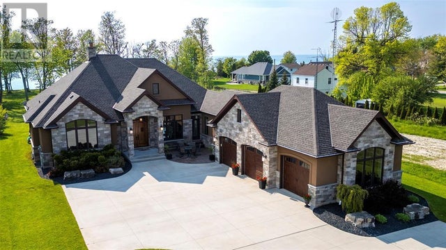 4005 Cullen Drive, Plympton-Wyoming