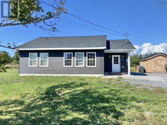 28 Franks Road, West Pubnico