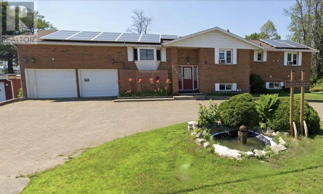 241 Woodward Ave, Blind River