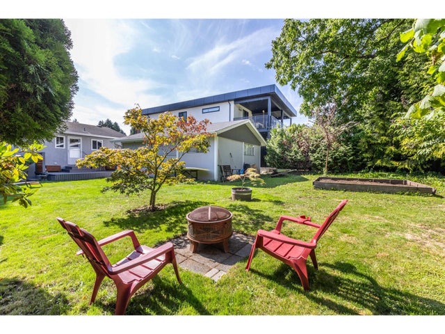 15873 Vine Avenue, White Rock