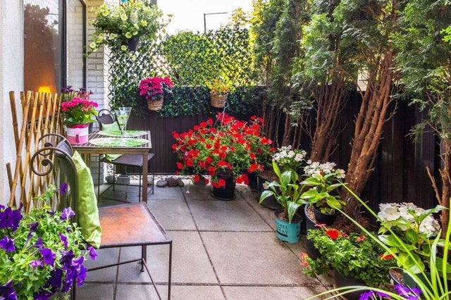 102 15020 North Bluff Road, White Rock