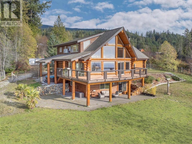 1041 Firburn Road, Roberts Creek