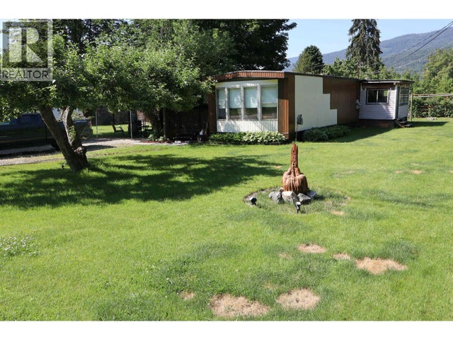 1916 Brilliant Road, Castlegar