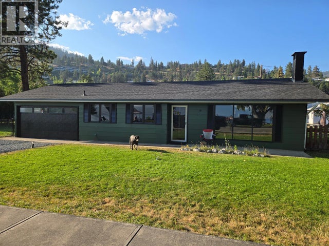 4194 Beach Avenue, Peachland
