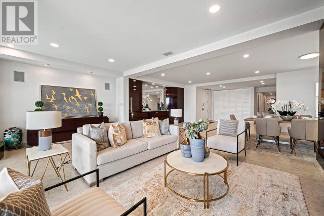 401 2015 Beach Avenue, Vancouver