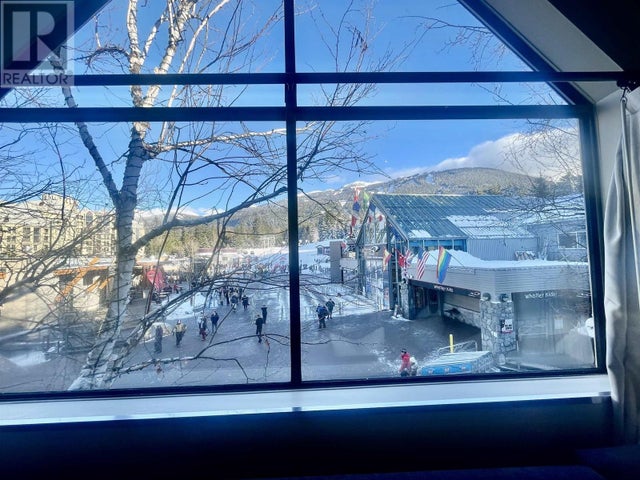 904 Wk 1-4293 Mountain Square, Whistler