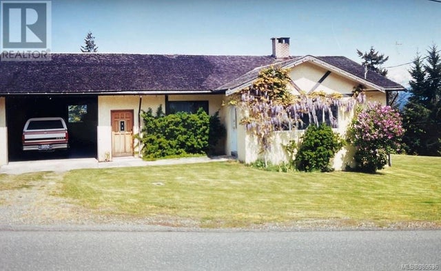 135 Sunningdale W Rd W, Qualicum Beach