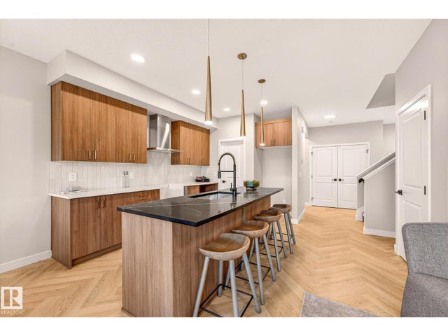 8207 Kiriak Lo Sw, Edmonton