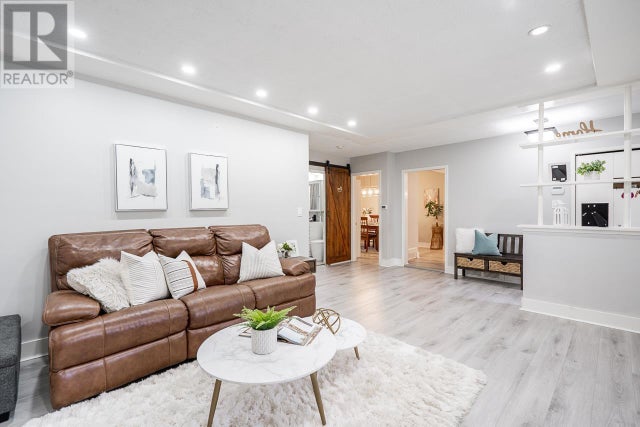 1050 Como Lake Avenue, Coquitlam