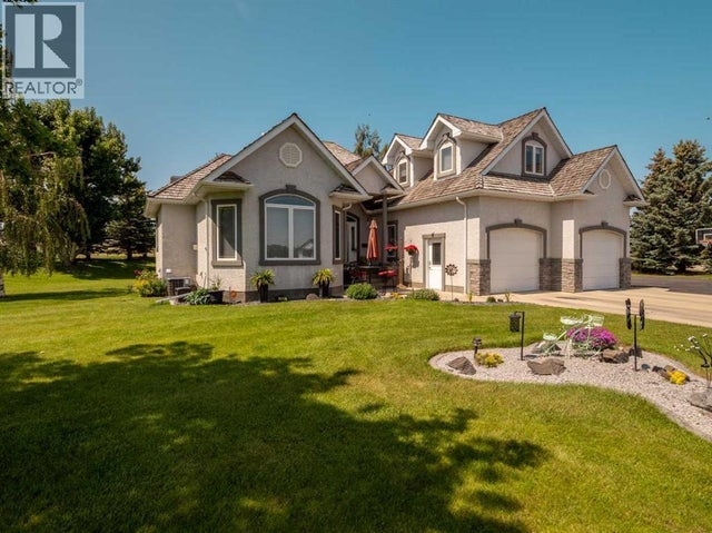 321 10 Street W, Cardston