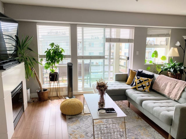 320 15745 Croydon Drive, Surrey